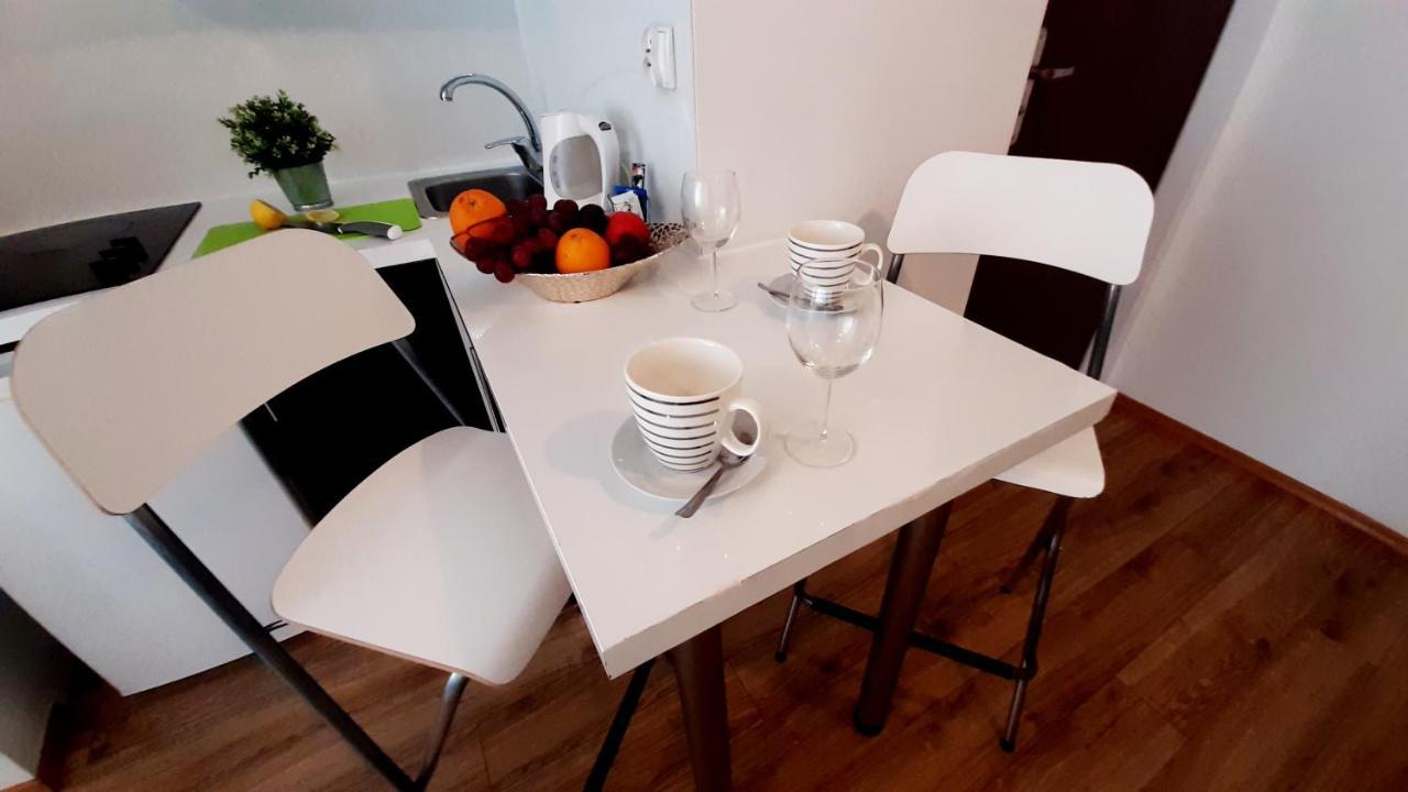 Apartament Z Balkonem I Bezplatnym Parkingiem 格但斯克 外观 照片