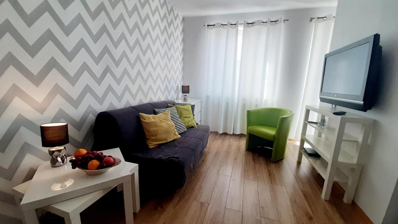 Apartament Z Balkonem I Bezplatnym Parkingiem 格但斯克 外观 照片