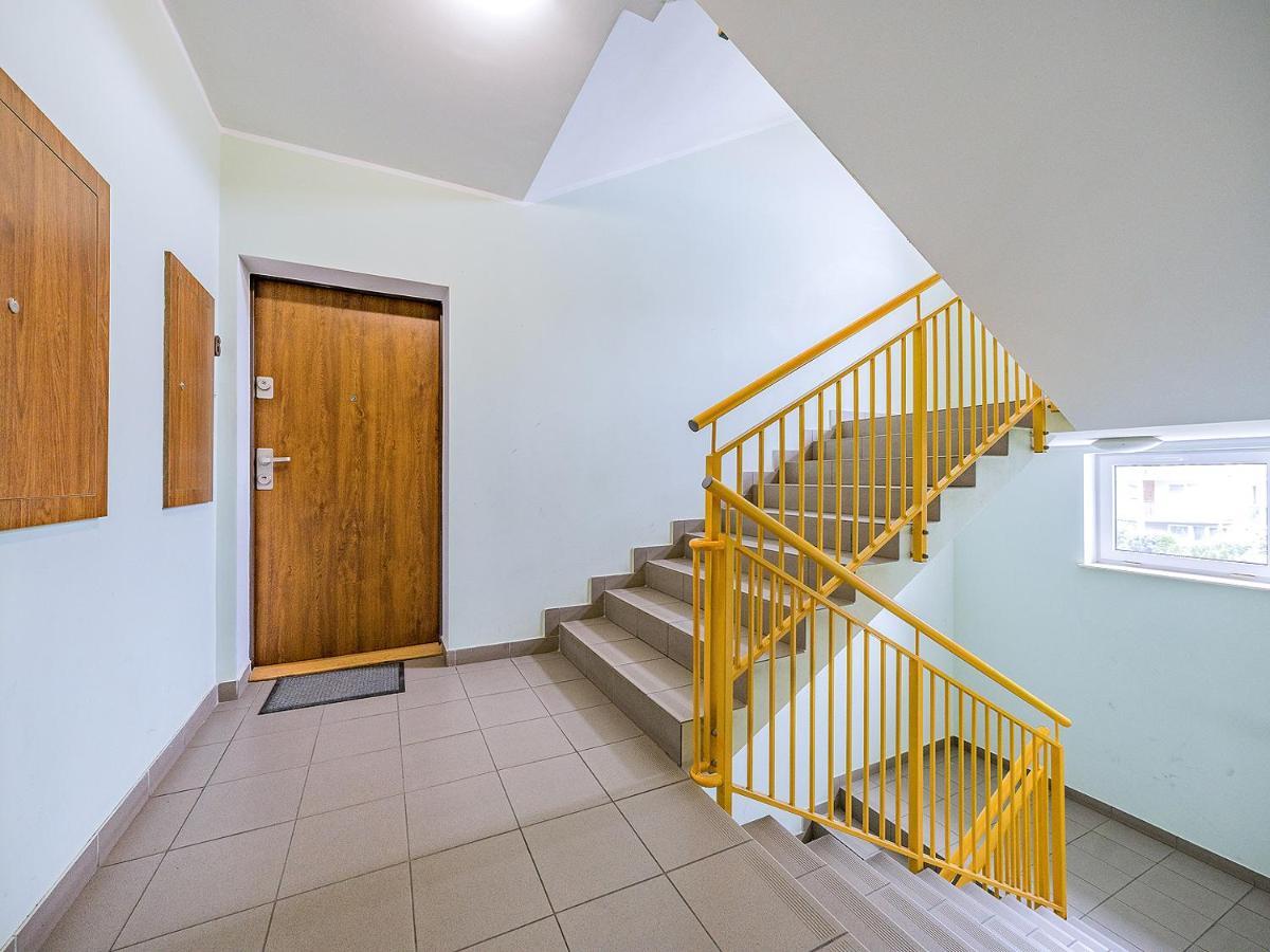 Apartament Z Balkonem I Bezplatnym Parkingiem 格但斯克 外观 照片