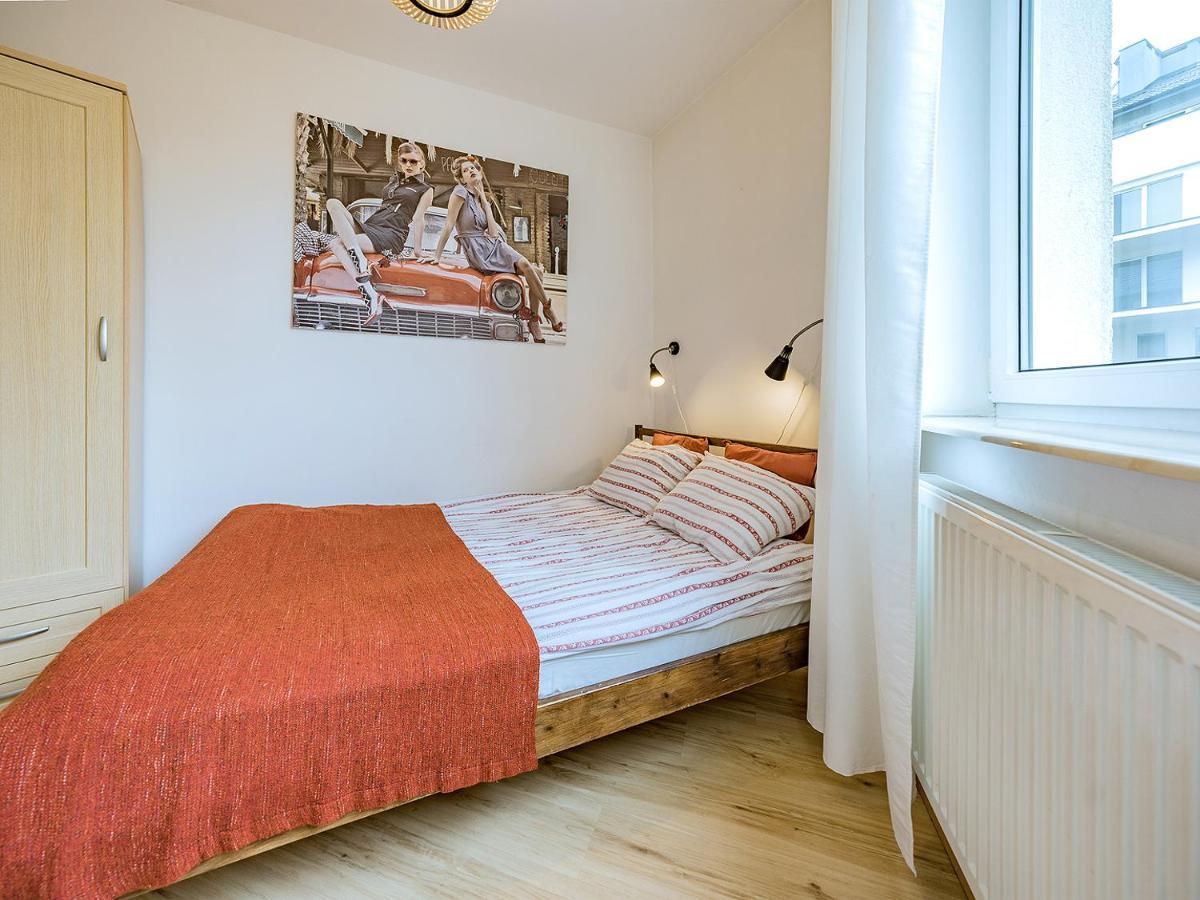 Apartament Z Balkonem I Bezplatnym Parkingiem 格但斯克 外观 照片